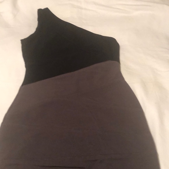 One shoulder dress - Picture 2 of 4